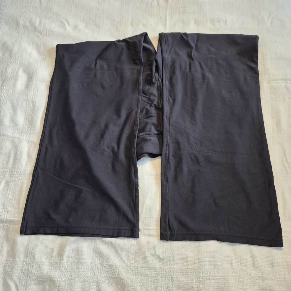 Fila women's Large wide leg pull on pants small defect on back of leg GUC - Picture 4 of 9